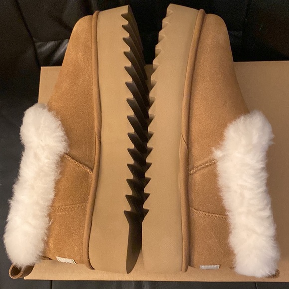 UGG Nita Genuine Sherling Slipper - Picture 5 of 6